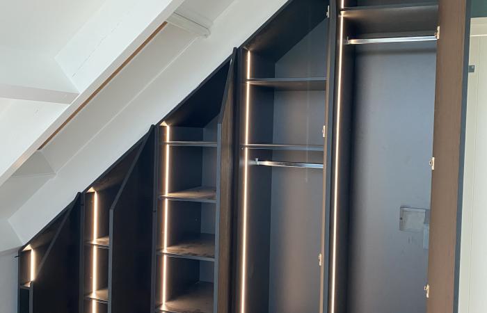 Kastenwand onder een schuine hoek