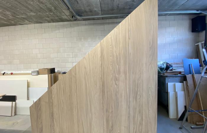 Kastenwand onder een schuine hoek