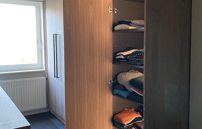 Noten kledingkast