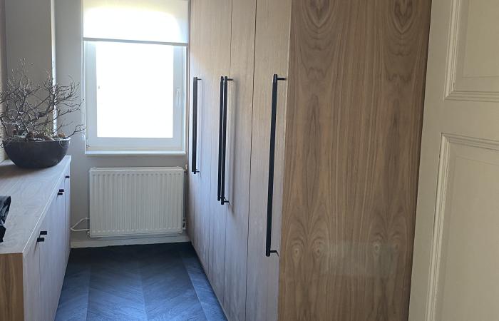 Noten kledingkast