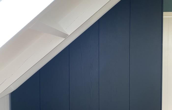 Kastenwand onder een schuine hoek