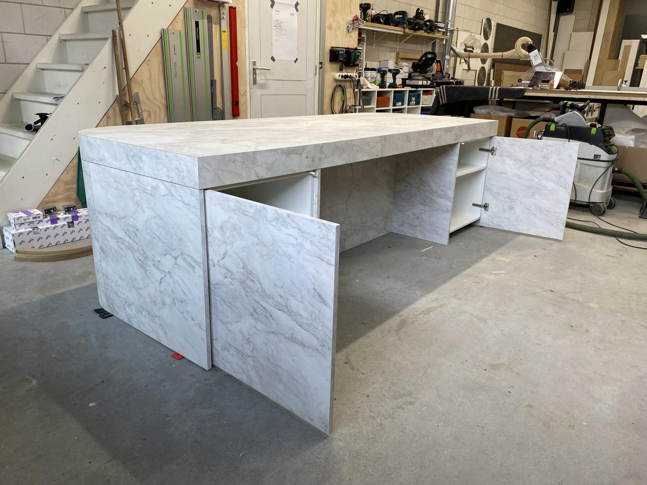 Bureau 4
